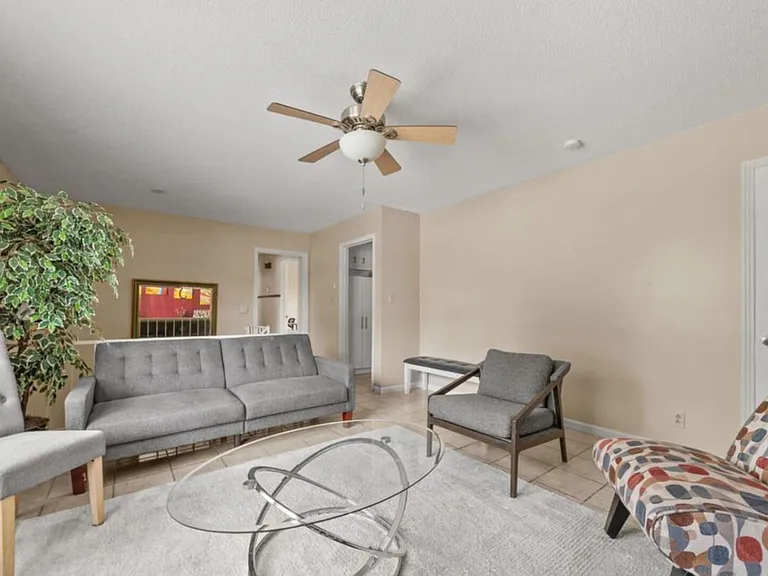 Bancroft Dr — Photo 15