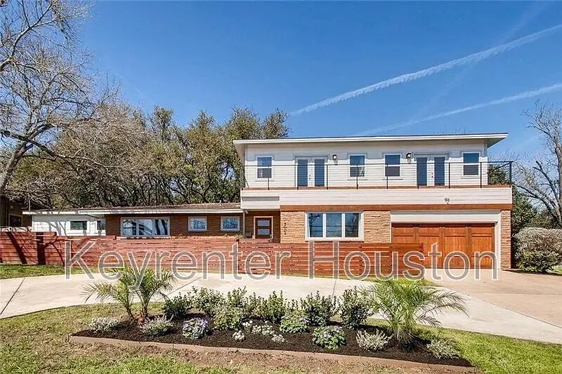 5004 Balcones Dr