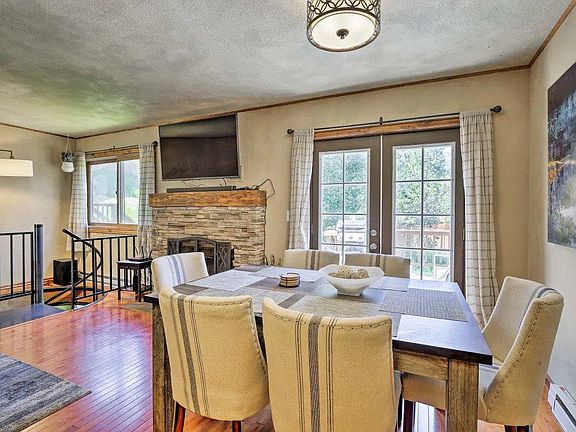 4th image of 920 Meadow Creek Dr