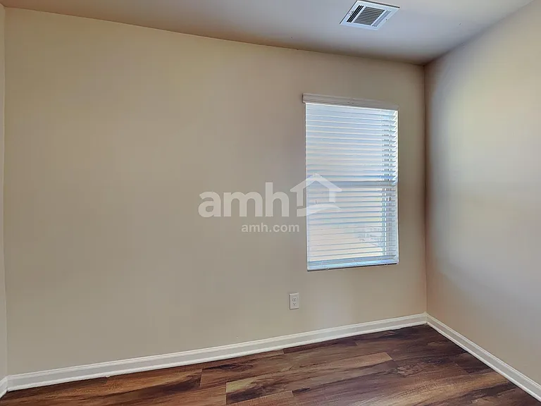 223 Maxton Ave — Photo 17