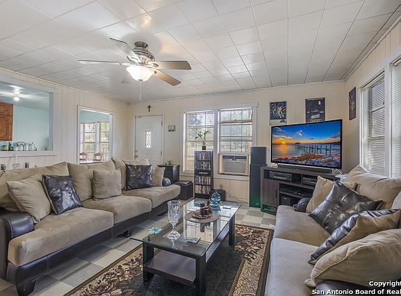 5th image of 2426 Arbor Pl
