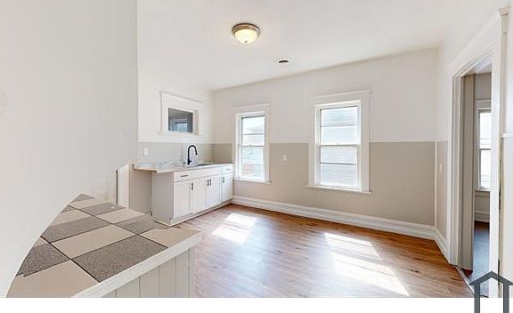 5th image of 3185 W 58th St