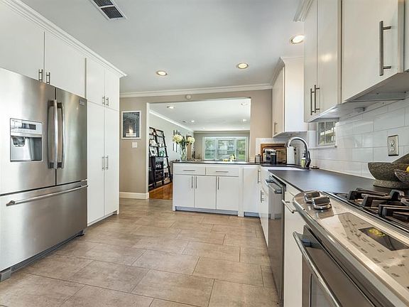 4th image of 2515 Alden Ave