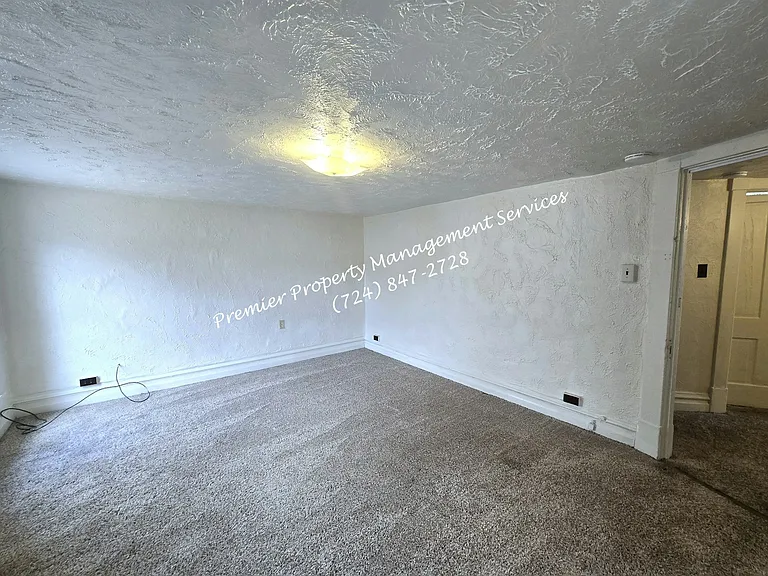125 N Chestnut St #1/2 — Photo 21