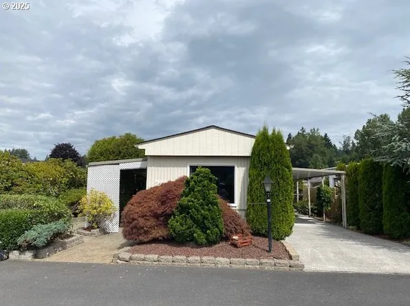 2457 Kingfisher Ln, Kelso, WA 98626