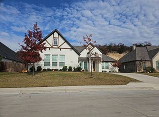 1304 Crown Valley Dr, Weatherford, TX 76087