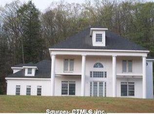 33 Windsor Ln, New Hartford, CT 06057