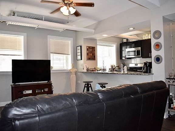 4th image of 2700 N Sacramento Ave Unit Gf