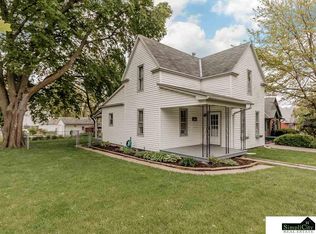 5643 Walker Ave, Lincoln, NE 68507
