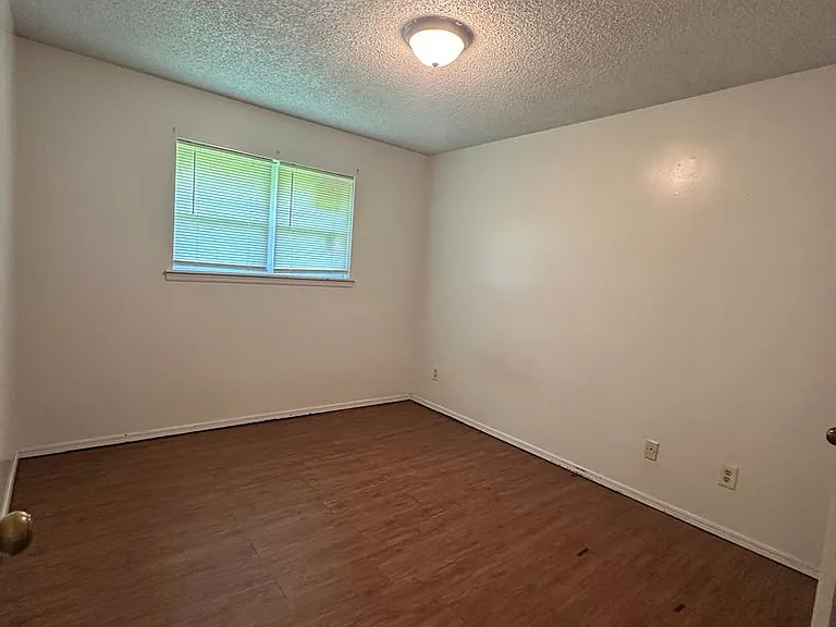 1700 Carthage St — Photo 10