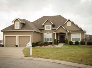 604 NW Silverstone Ct, Grain Valley, MO 64029