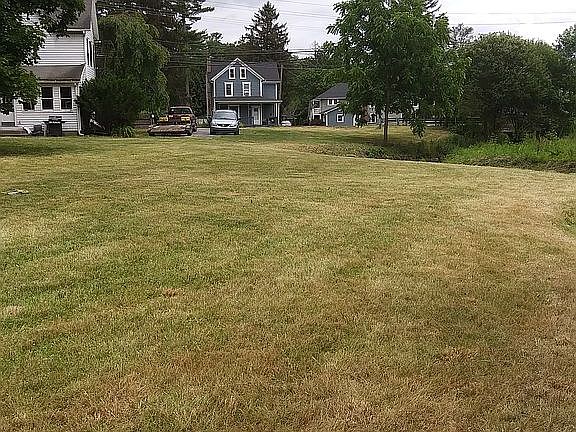 Backyard Distance to House