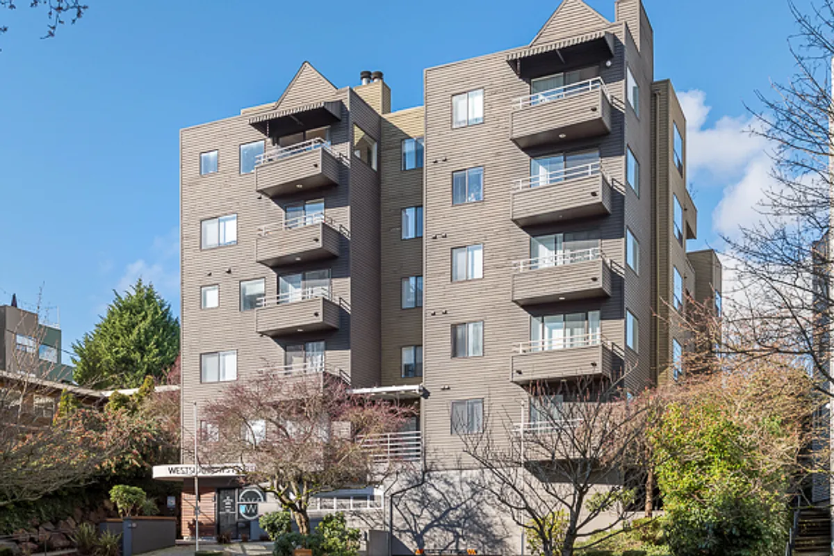Building Photo - Westside Flats North