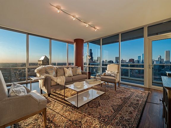2nd image of 1201 S Prairie Ave #4401