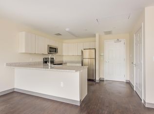 695 Hamilton St #311, Somerset, NJ 08873