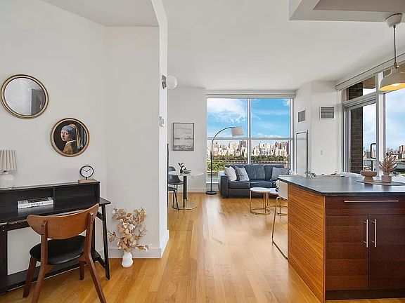 4th image of 11-24 31st Ave #17A