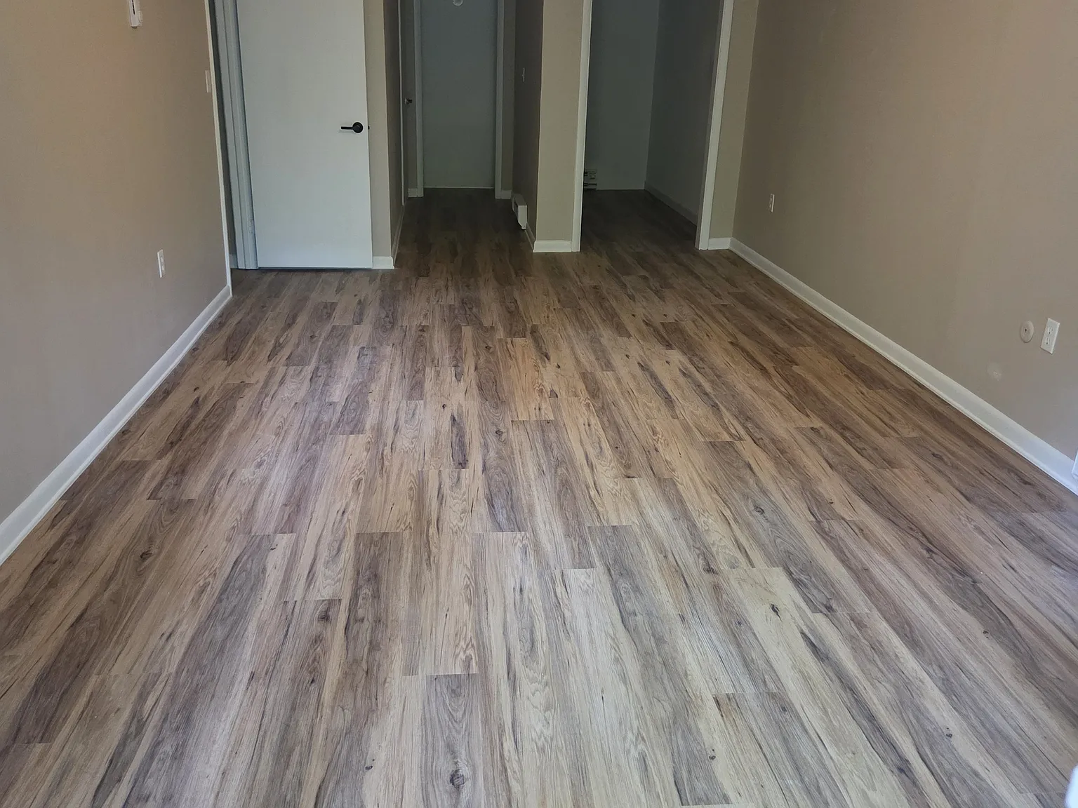 3 bed, 1.5 bath, 1800 sqft, $2,800 — Photo 2