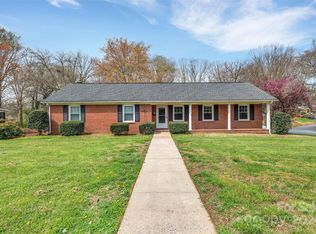 1205 Laurel Ln, Gastonia, NC 28054