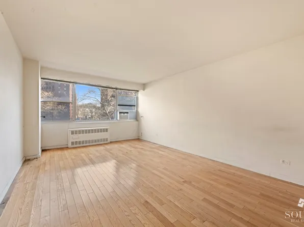 185 Park Row 3F image 3 of 11