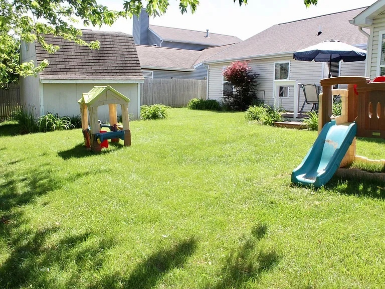 4121 Langley Dr — Photo 33