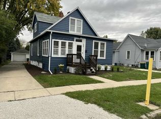 335 North Ave, Sycamore, IL 60178