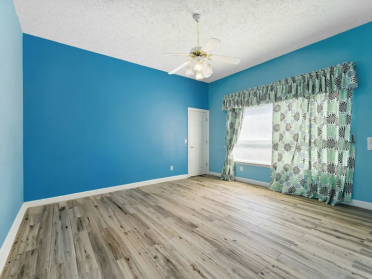 111 Florida Ave — Photo 57