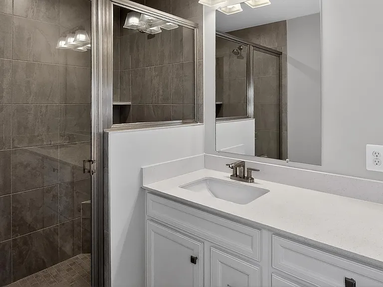 2542A Verona Pl — Photo 17
