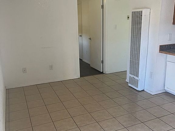 3rd image of 2503 Pecan Dr #B