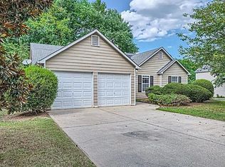 2676 Lake Park Bnd, Acworth, GA 30101
