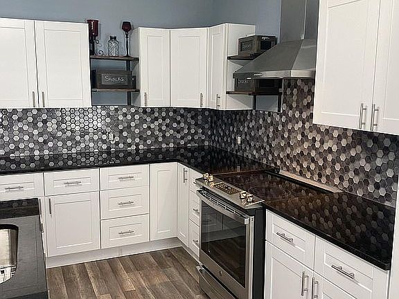 5th image of 437 S Dixon St