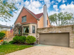 9215 S Albany Ave, Evergreen Park, IL 60805