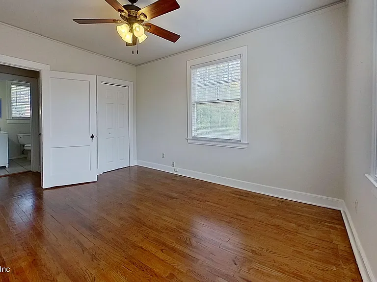 1651 Flagler Ave — Photo 17