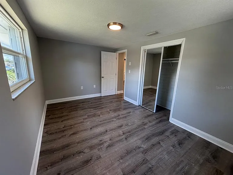3511 Cambridge St — Photo 20