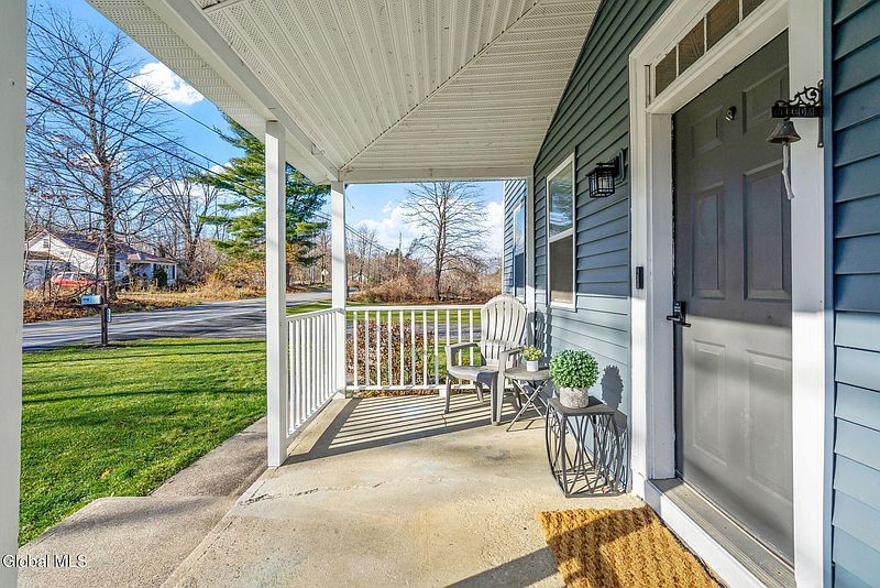 5th image of 1612 W Glenville Road