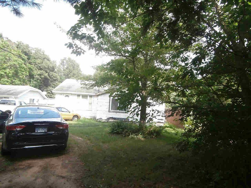 2nd image of 8412 Lewis Ave