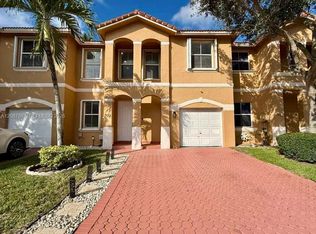 922 NW 134th Ave #0, Pembroke Pines, FL 33028