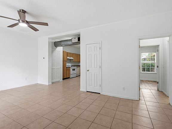 5th image of 114 Cedar St APT 3