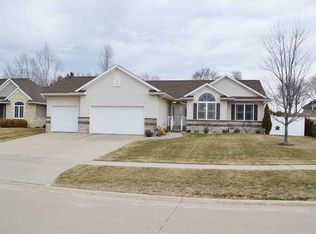 450 Partridge Ct, Marion, IA 52302