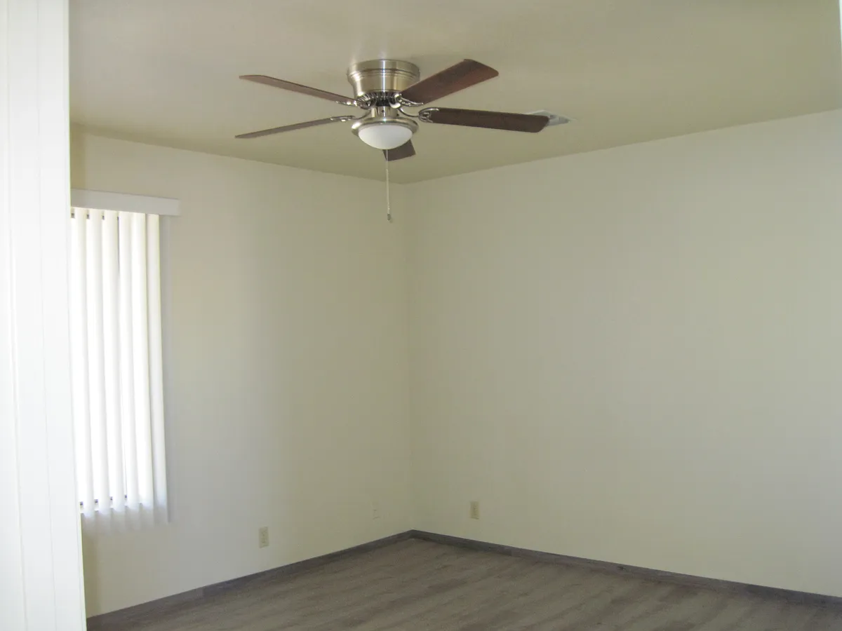 Building Photo - 426 S Bowie Ave #A