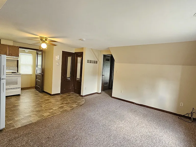 9 1/2 N Randolph St #9UP — Photo 4