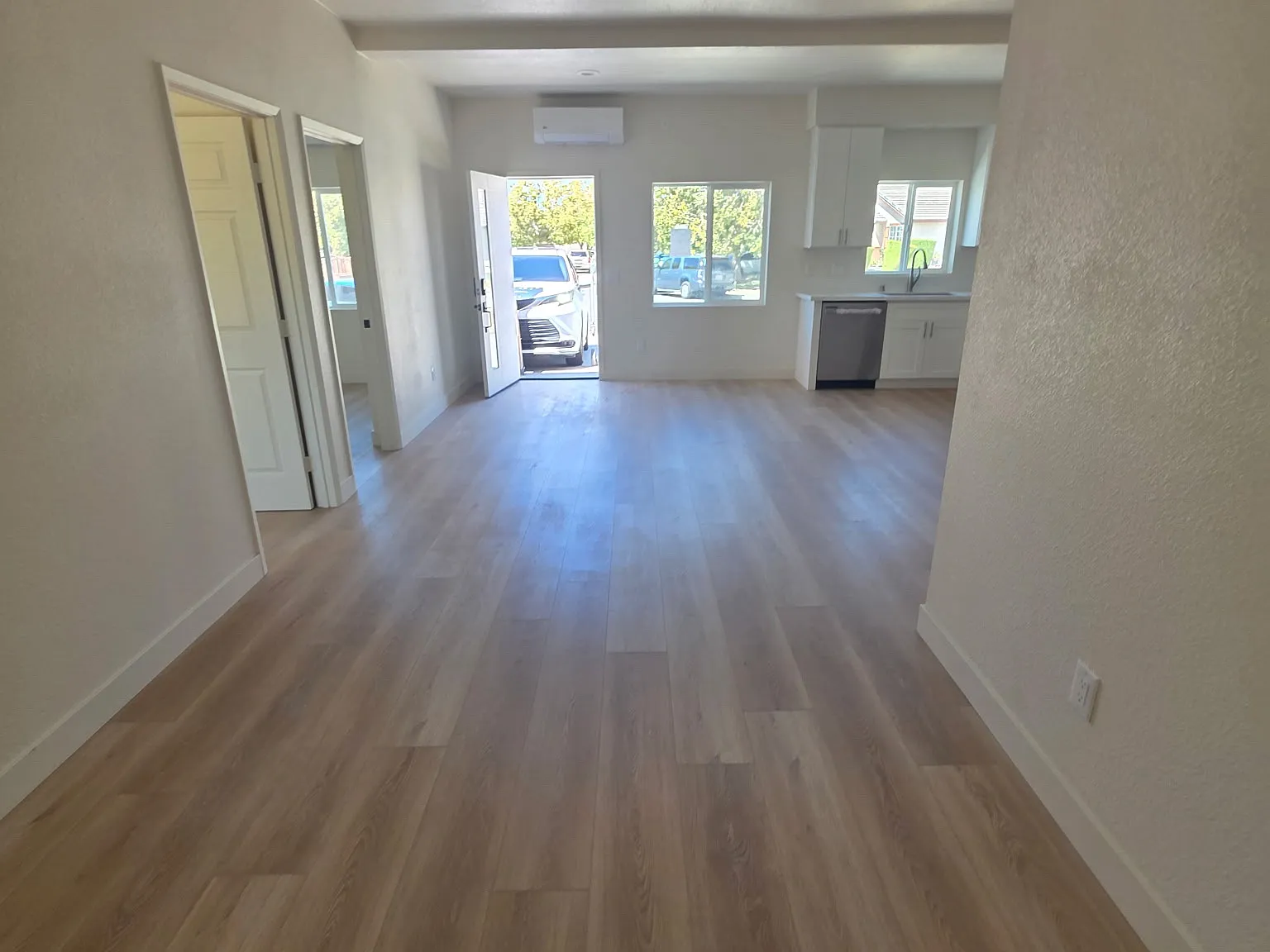 3 bed, 1200 sqft, $3,000 — Photo 2