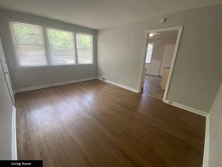 1412 Barker Dr — Photo 2