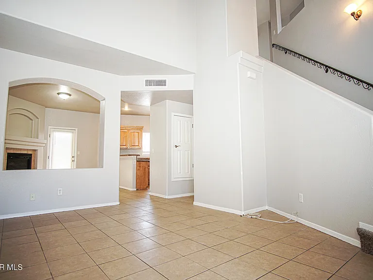 528 Green Village Ct #B — Photo 3