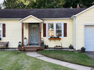 633 Woodlawn Ave, Mattoon, IL 61938