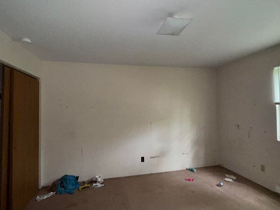 5th image of 605 W College St #3