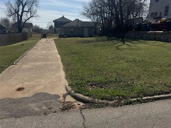 1522 NE 10th St, Oklahoma City, OK 73117