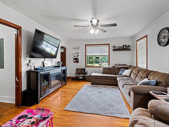 4th image of 107 McGowan Ave