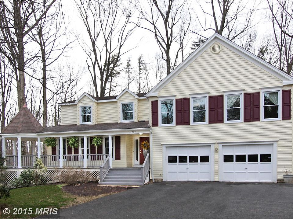 1st image of 1221 Shaker Dr