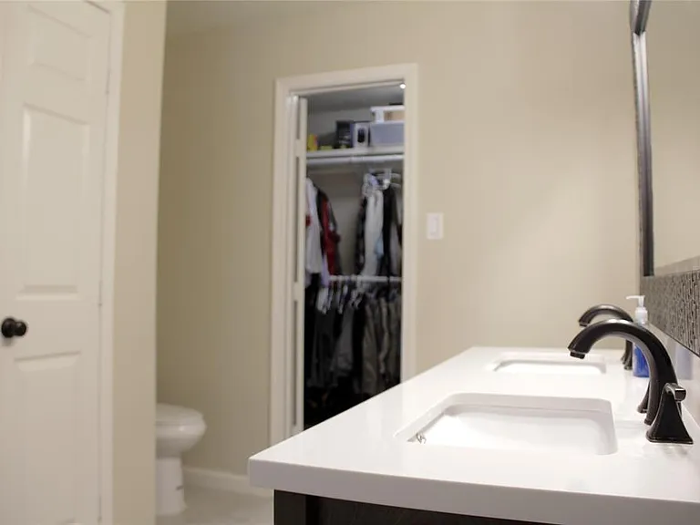 1803 Edinburg Ave — Photo 11