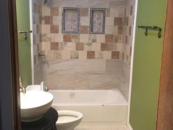 5th image of 614 W 30th St APT 1